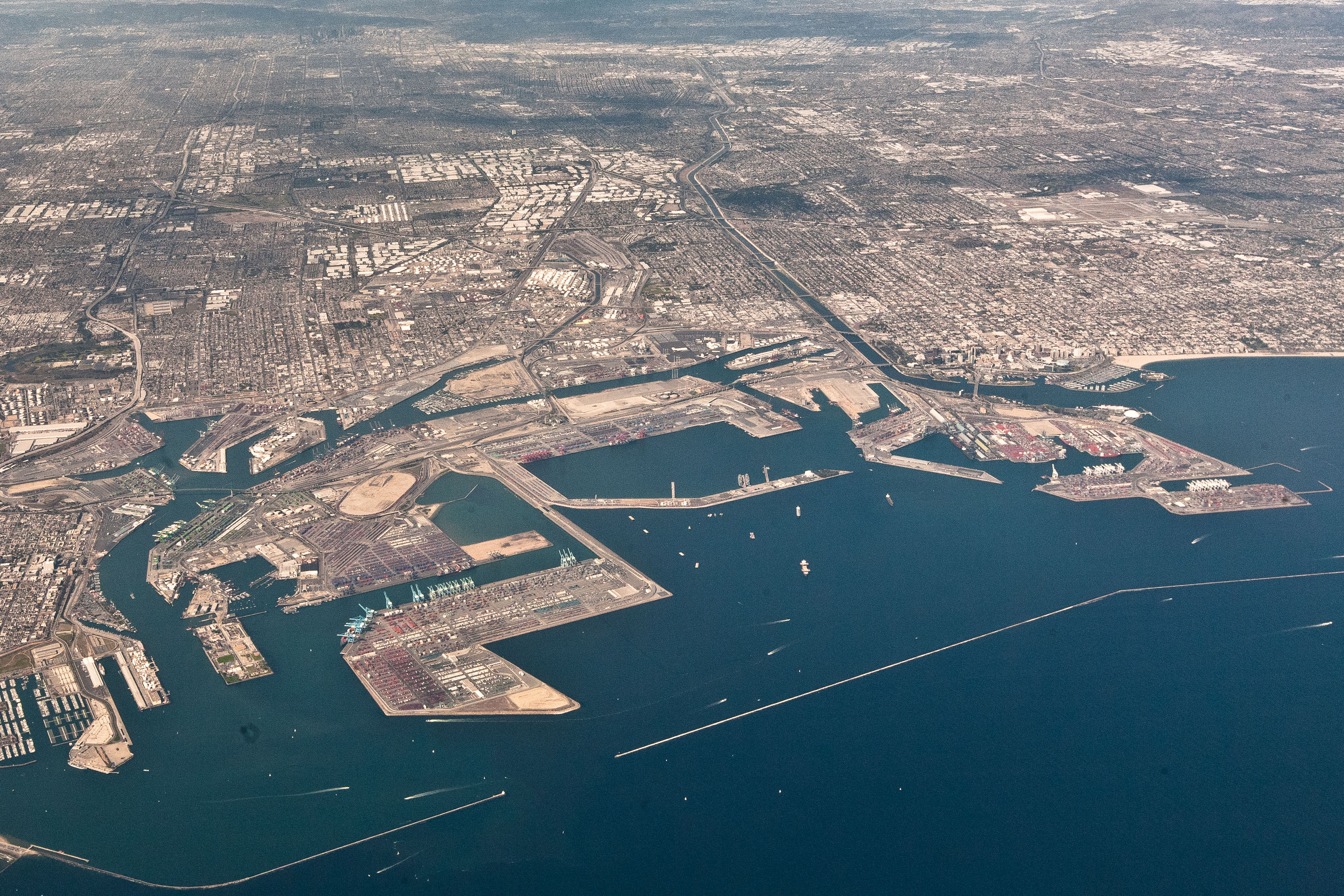 Aerial_view_of_the_Port_of_Long_Beach.jpg
